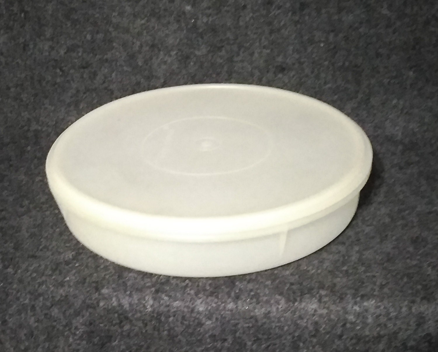 Tupperware CupCake Carrier Holds 1 Dozen Pre Owned in