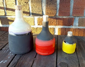 Small ceramic bottle, storage bottle.
