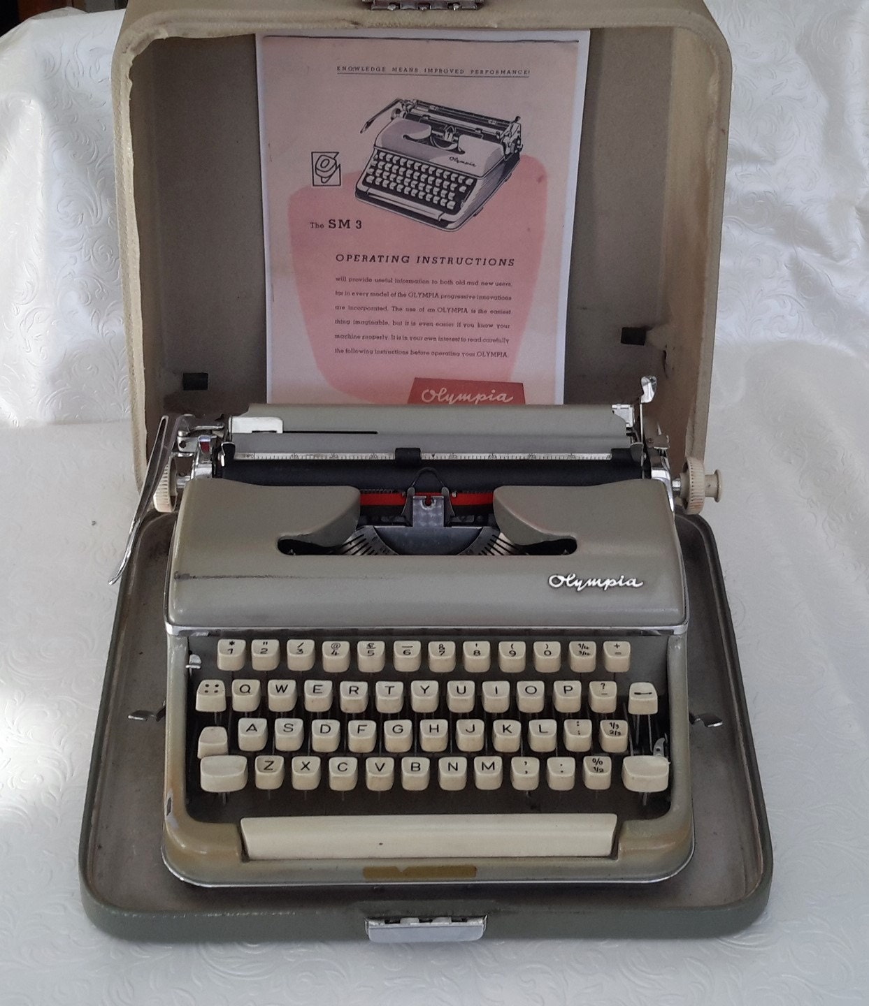 Portable typewriter Olympia SM3 manual typewriter in