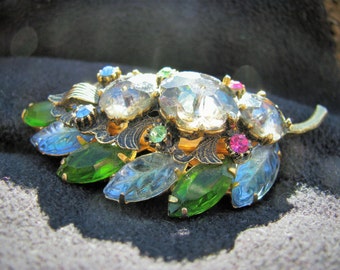 Rhinestone Leaf Brooch