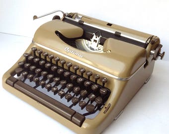Optima Elite Manual Portable Typewriter