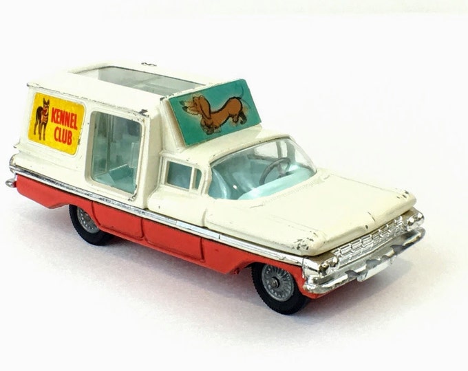 Vintage Corgi Toys Chevrolet Impala Kennel Service Wagon #486 Diecast Toy Car