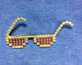 Vintage Bauer Eyeglass Pin
