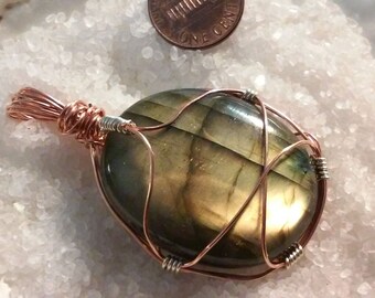 Labradorite cabochon stone pendant necklace