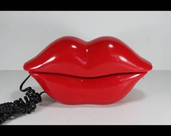 Vintage Pop Art Red Lips Telephone