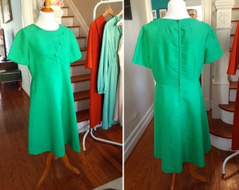 Vintage Kelly Green Dress with Button Details and Pattern/Texture