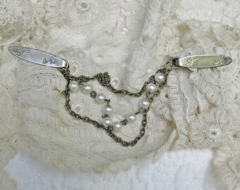 Vintage Sweater Clips, Pearl Sweater Clips...1960's jewelry accessory...triple (3) chain...pearl chain - Vintage Faux Pearl Sweater Guard