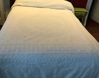 Vintage Bates Hobnail Chenille Thinner Floral Design White Bedspread with Fringe