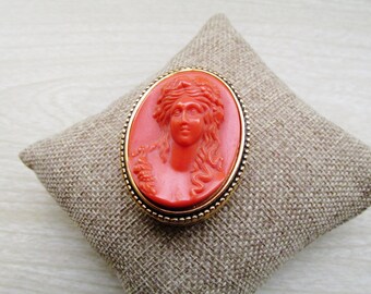 Vintage ESTEE LAUDER Faux Coral Cameo Box, Pill Box, Trinket Box, Perfume Box, Cameo Pill Box