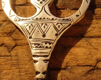 Moroccan free man zeed pendant with zig zag design