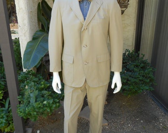 Vintage 1970's Brooks Brothers Khaki Poplin Sack Suit - Size 42/44