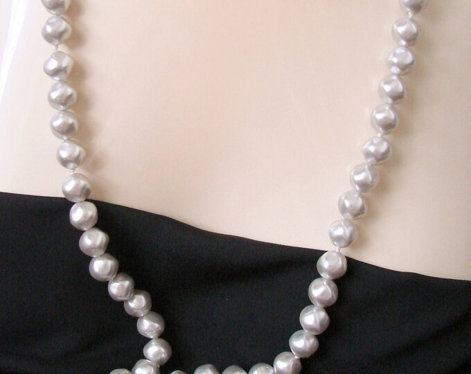 Matinee Designer Signed RICHELIEU Simulated Baroque Pearl Necklace / Hand Knotted / Vintage Jewelry / Jewellery