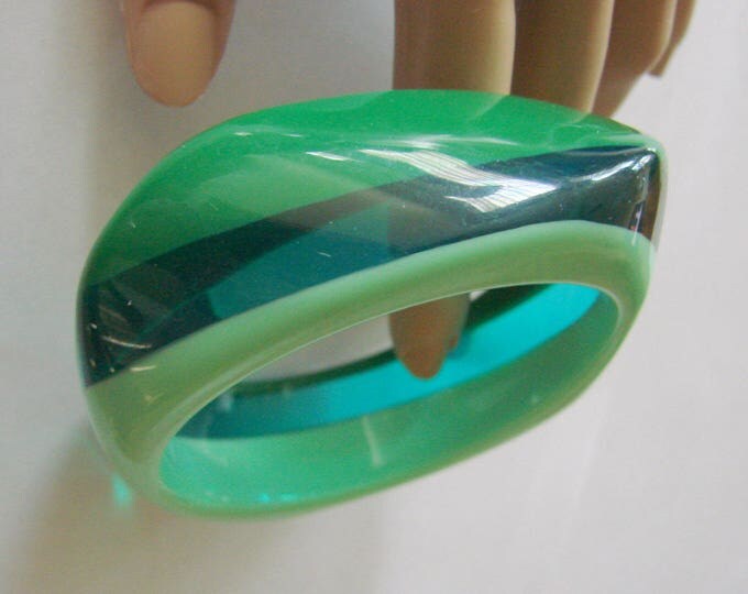 Chunky Vintage Layered Asymmetrical Lucite Bangle Bracelet Opaque Forest Green Light Green Translucent Blue/Green