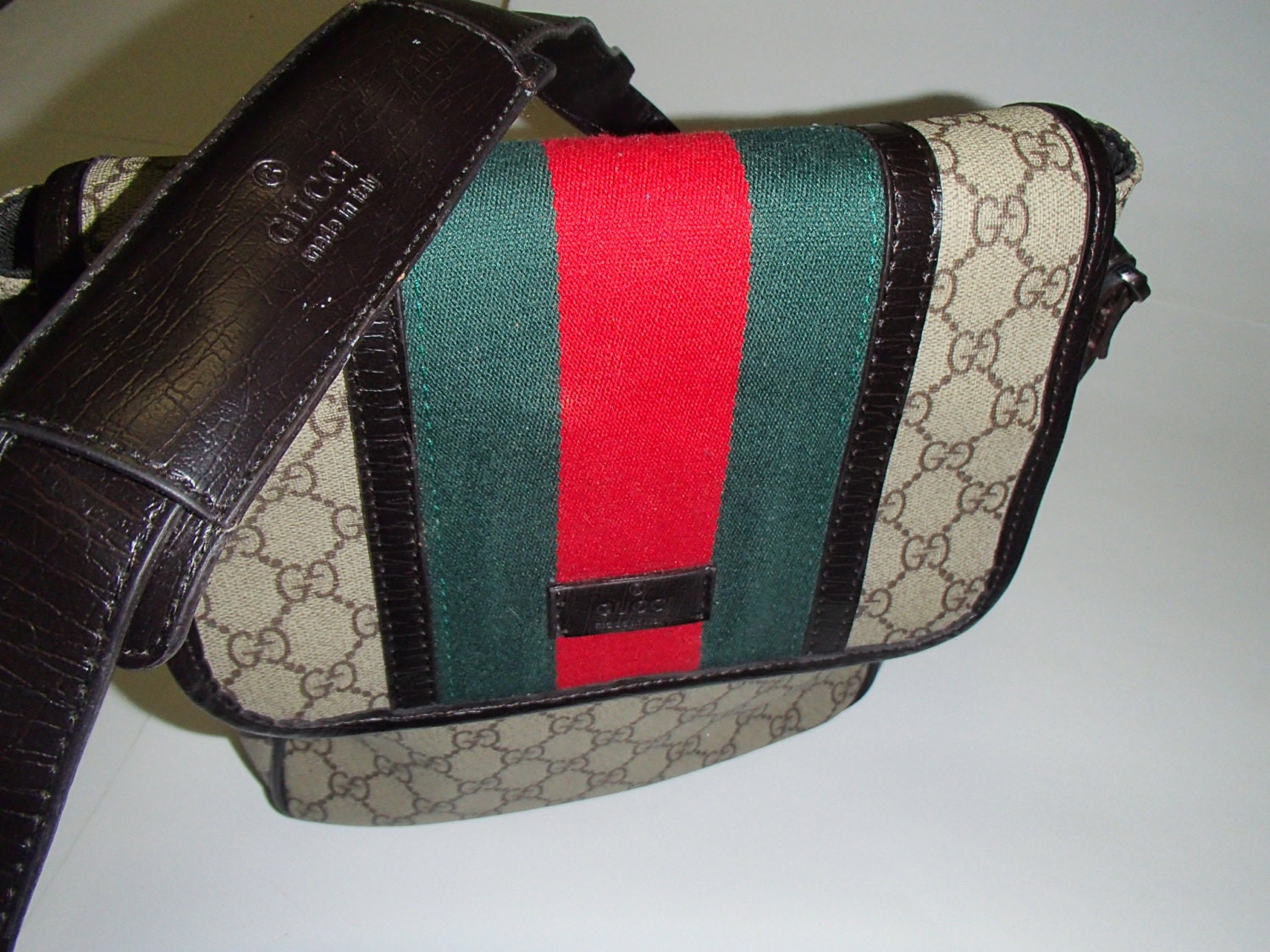 gucci monogram shoulder bag vintage