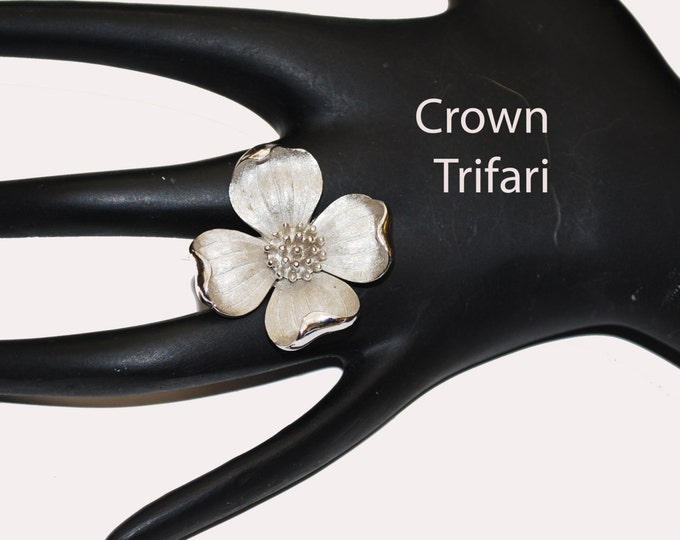 Crown Trifari Dogwood Flower brooch -silver tone metal - Mid Century pin