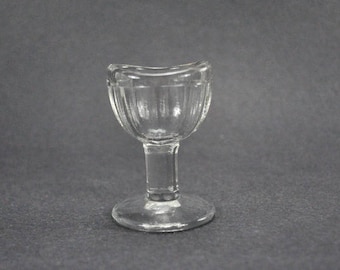 Vintage Eye Wash Eye Cup Footed Pedestal Clear Glass 8 Panel