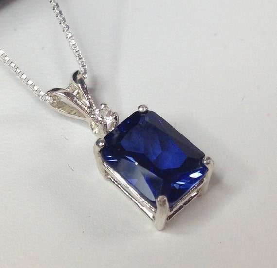 Gorgeous 4ct Emerald Cut Sapphire Pendant Necklace Blue