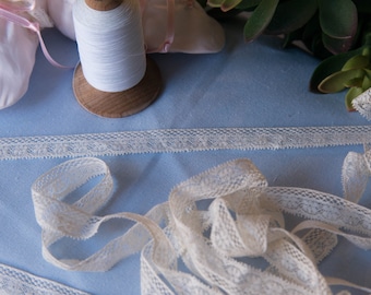 French Valenciennes Lace- (LFV58EDG436) 5/8" edging