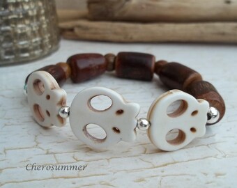Opulent wood Beads Bracelet skull beige for men