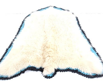 Large Genuine Vintage Mountain Goat Pelt from Montana