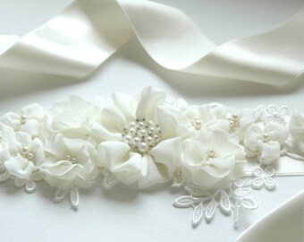 Bridal Sash -Pearl Wedding Dress Belt -Bridesmaid Accessory -Floral Ribbon Sash -Ivory Bohemian Beaded Maternity Vintage Bridal Shower gift
