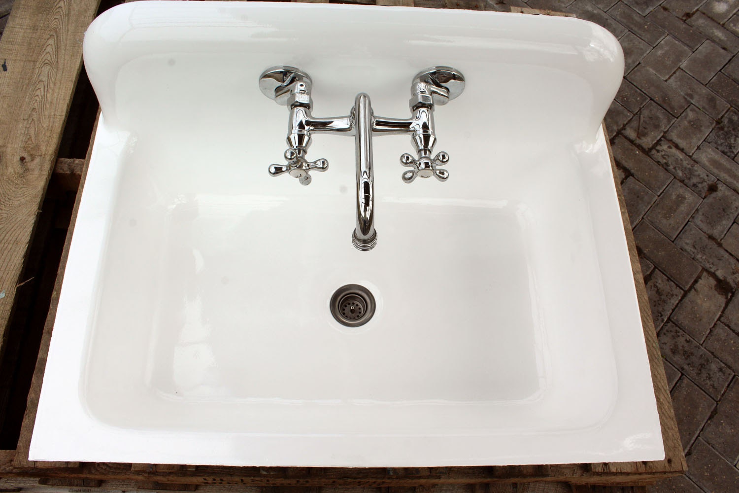 vintage refinished high back farm sink 30" cast iron porcelain vintage refinished high back farm sink 30" cast iron porcelain