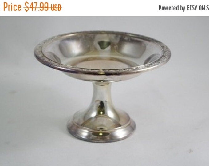 Storewide 25% Off SALE Vintage Reed & Barton Pattern #1259 Silver Plated Footed Centerpiece Compote Featuring Sleek Interior Trim Finish