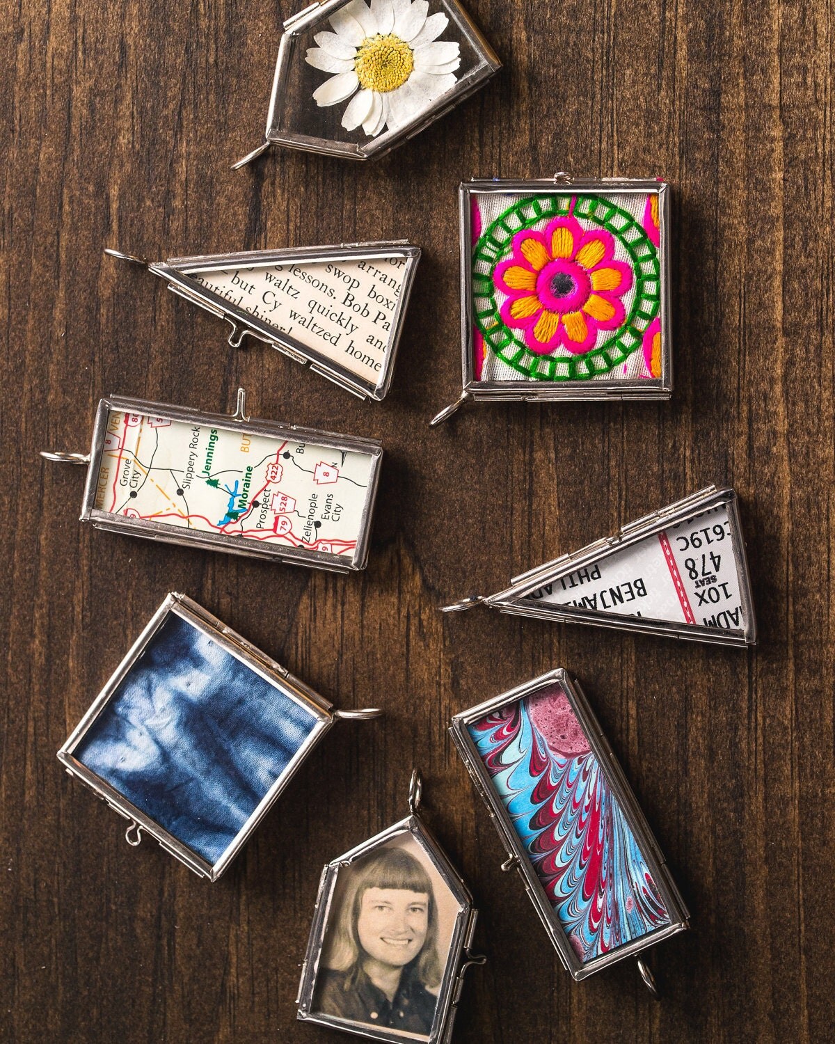 7 Ways to Decorate a Glass Locket