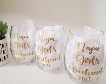 Custom Wine Glasses, Birthday Party Wine Glass, Girls Weekend Wine Glasses, Personalized Wine Glasses, Custom Name Wine Glass, Birthday Gift