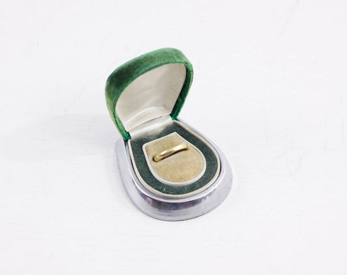 Vintage green ringbox, horse shoe shaped ringbox, horse racing wedding proposal ring box for him, engagement ring box, vintage jewelry box