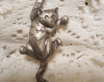 Vintage JJ large pewter climbing cat brooch