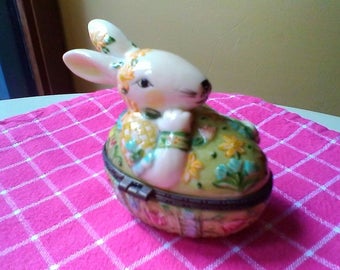 Rabbit Trinket Box - vintage Villeroy & Boch