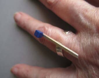 Geometric Ring ./. Silver Square Wire Ring ./. Lapis Lazuli Ring ./. Bague Contemporaine ./. Modern Design Ring ./. Unique Gift for Her