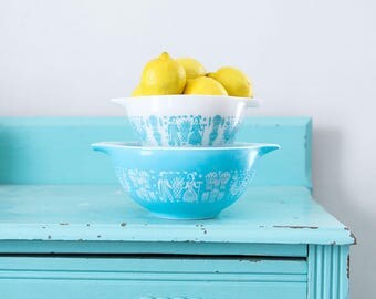 Vintage Pyrex Butterprint Rooster Farmer Print mixing bowl set, turquoise Pyrex bowl, Pyrex Cinderella Bowls, Pyrex Nesting Bowls