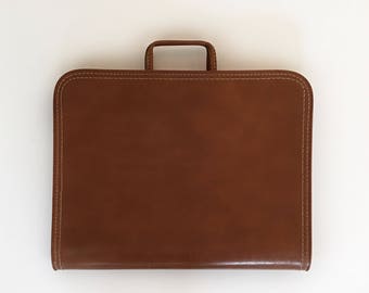 Vintage Presentation Portfolio ~ Zippered Document Holder Briefcase Vinyl Coated Brown Carry Handles 16" x 13"