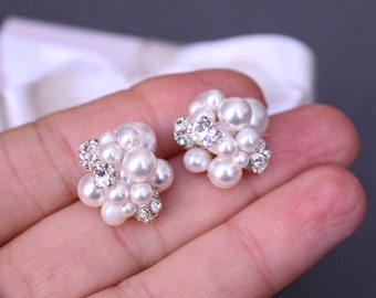 Bridal earrings, Pearl Cluster Bridal Earrings, wedding earrings, bridal jewelry, wedding jewelry, crystal earrings, bridesmaid earrings,
