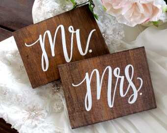 Mr and Mrs Sweetheart Table Signs, Rustic Wedding Signs, Mr and Mrs Signs, Wooden Wedding Signs, Photo Prop Signs, Bridal Gift | 2 Piece Set