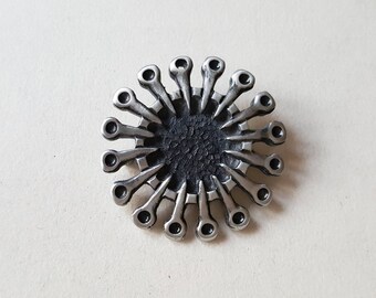 Vintage pewter brooch, Eivind Hillestad, Norway (F883)
