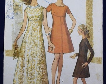 1960's Sewing Pattern for a Dress in Size 14 - Simplicity 8498