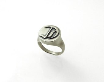 Men monogram ring. pinky ring. Initials ring. Silver monogram ring. Guti initial band. Mens initial ring. Engraved silver ring. Circle ring