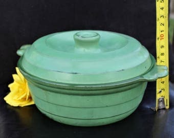 Classic 1930's Agee Pyrex Casserole Dish with Lid - Made in Australia