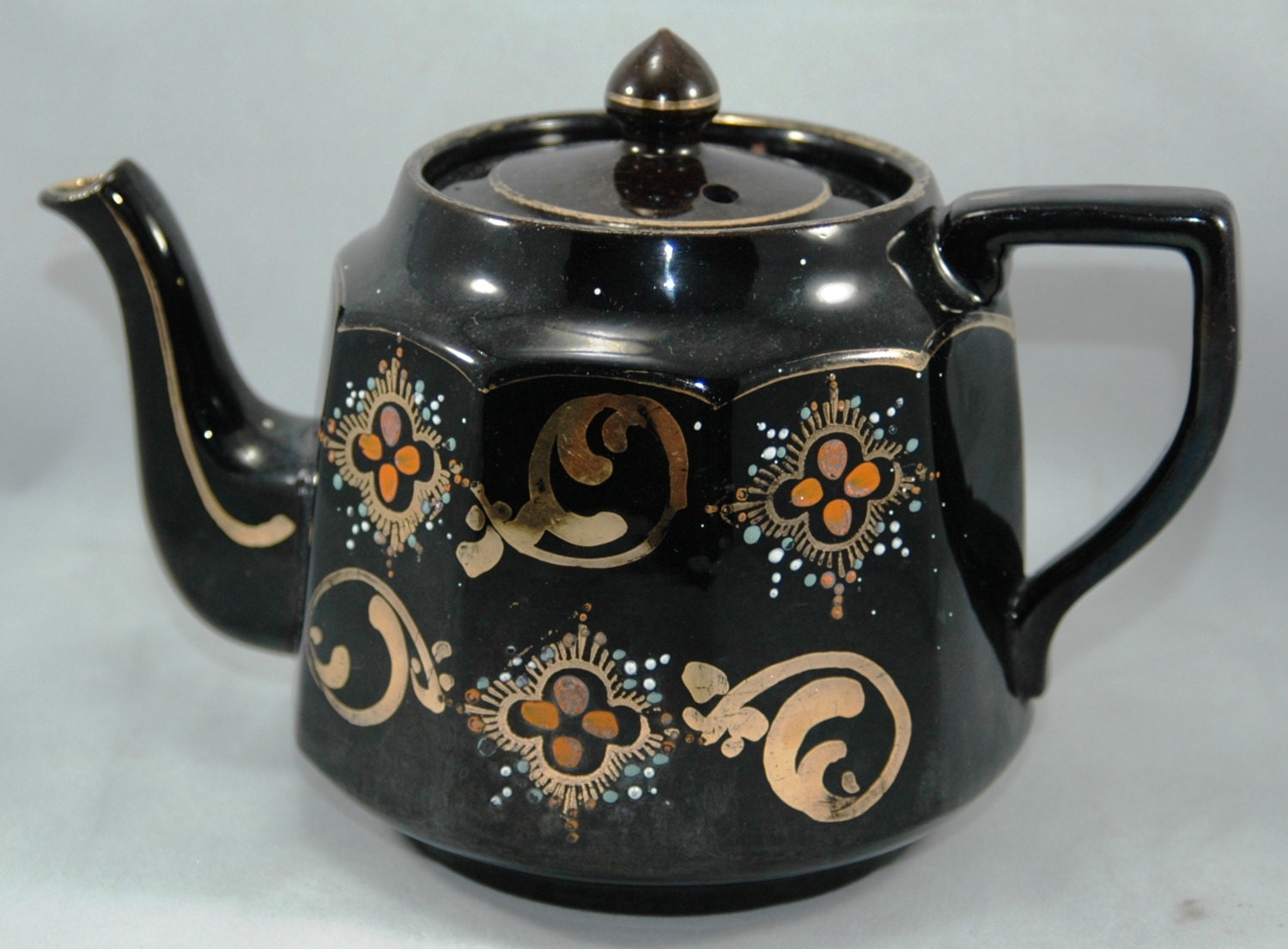 Vintage Wade of England Teapot 6904 or 6404 Black withGold