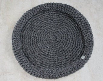 Cozy Crochet Cat bed // CUSTOM Color & Size // Solid