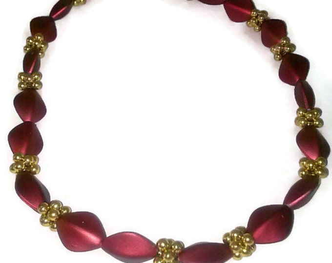 Red Beaded Set,Red and Gold Necklace, Statement Piece, Gift For Her,Beautiful Beaded Jewelry, Bold Cluster Gold Beads,Hot Jewels, Fab Go Set