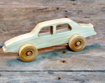 Custom toy car | Saab 900