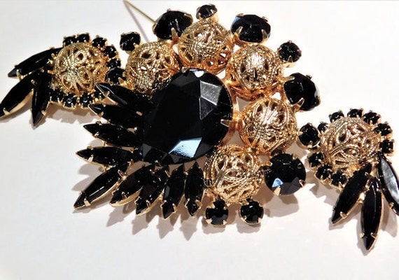 Mid Century 1960s Juliana Brooch Earrings DeLizza Elster Verified D & E Rhinestone Set Demi Parure Black Glass Brass Filigree Bead Jewelry