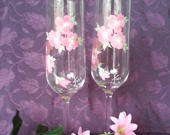 Pink Champagne flutes// (hand painted (pair of 2)//gifts for her//wine gifts//house warming//bridal shower//New Year's//anniversary gifts