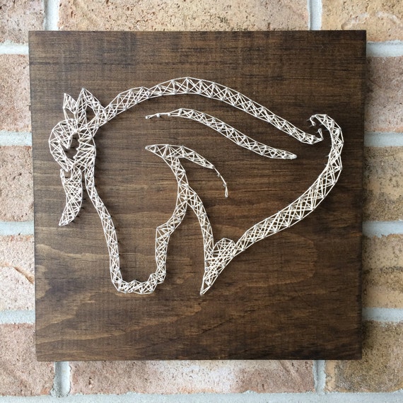 String Art Horse head with simple lines