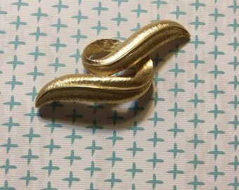 Vintage Monet Brooch, Vintage Monet Pin, Signed Monet Brooch, Gold Tone Monet Brooch, Swirl Brooch, Vintage Jewelry,