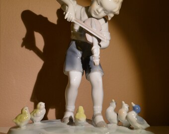Metzler & Ortloff Porcelain Figurine Boy with a Violin